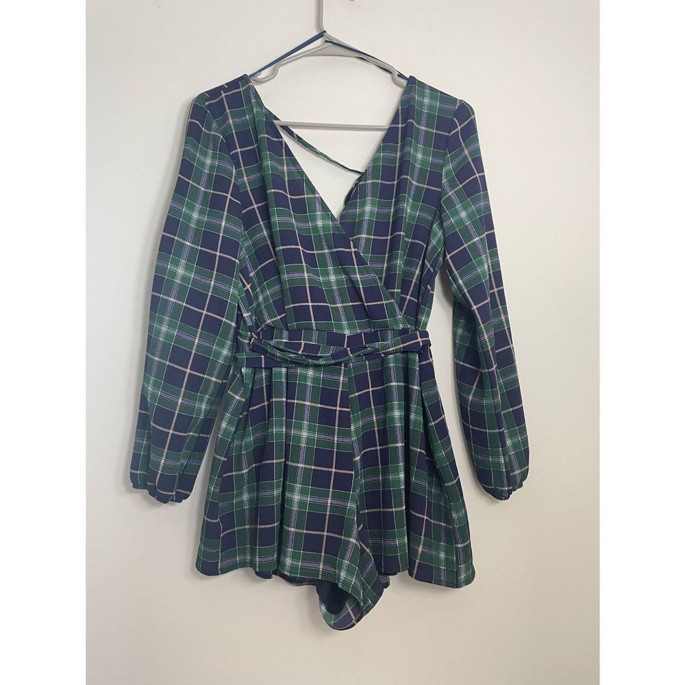Francesca’s Size M Romper Green and Blue Plaid Long Sleeve with Waist Tie Belt - Picture 3 of 6